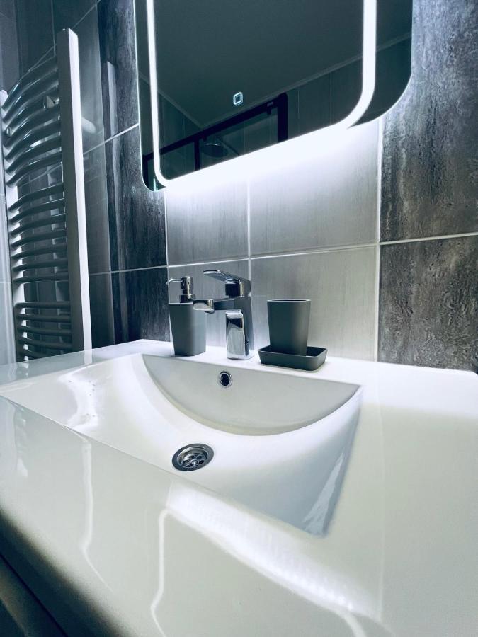 Top Apartman ซอมโบร์ ภายนอก รูปภาพ