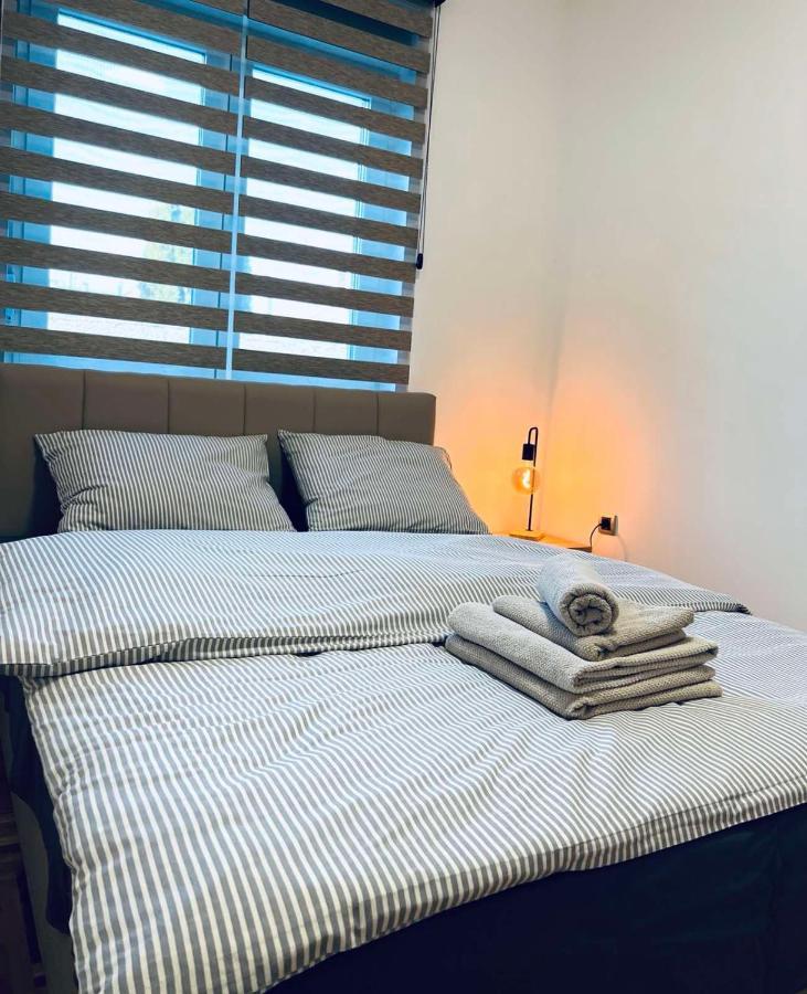 Top Apartman ซอมโบร์ ภายนอก รูปภาพ