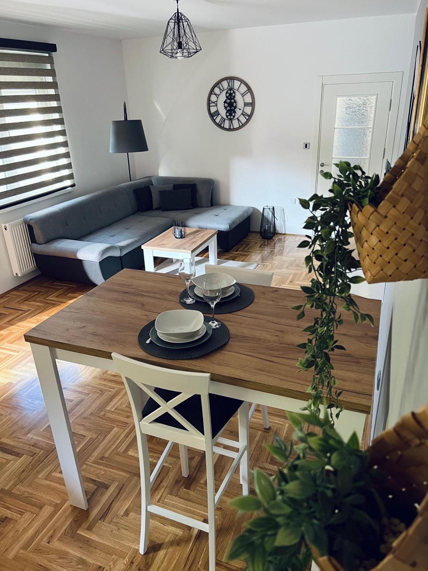 Top Apartman ซอมโบร์ ภายนอก รูปภาพ